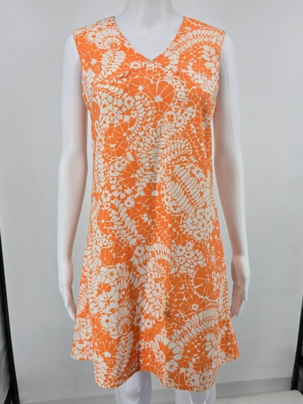 Vintage 1970s Orange/White Floral Sleeveless A-Line Shift Mini Mod Dress (S)